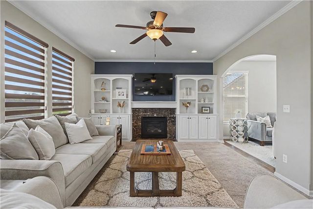 1000 BELLFLOWER Lane, Greenwood, MO 64034