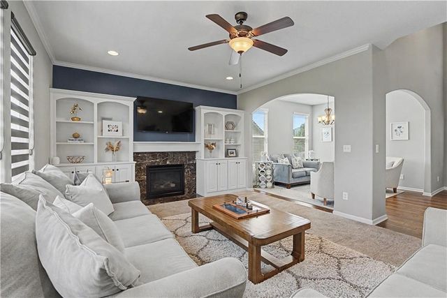 1000 BELLFLOWER Lane, Greenwood, MO 64034