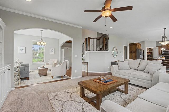 1000 BELLFLOWER Lane, Greenwood, MO 64034