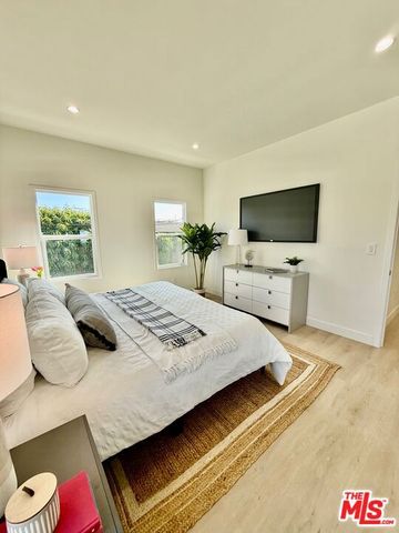 900 N Alfred Street 4, Los Angeles, CA 90069