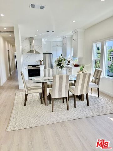 900 N Alfred Street 4, Los Angeles, CA 90069