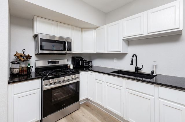 2326 Des Moines Street, Des Moines, IA 50317