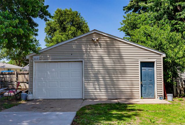 2326 Des Moines Street, Des Moines, IA 50317