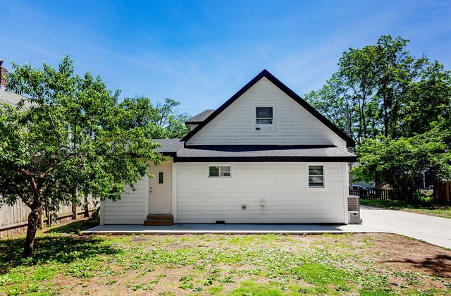 2326 Des Moines Street, Des Moines, IA 50317