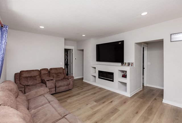 2326 Des Moines Street, Des Moines, IA 50317