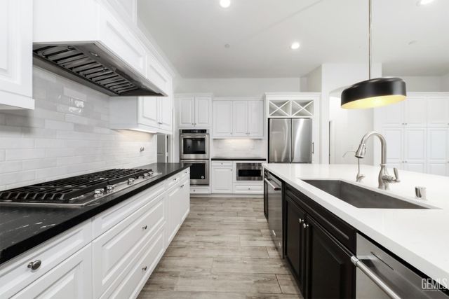 12319 Ashlyn Drive, Bakersfield, CA 93311