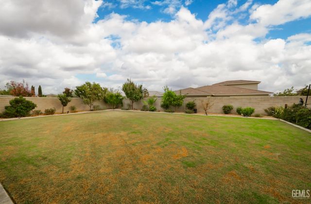 12319 Ashlyn Drive, Bakersfield, CA 93311