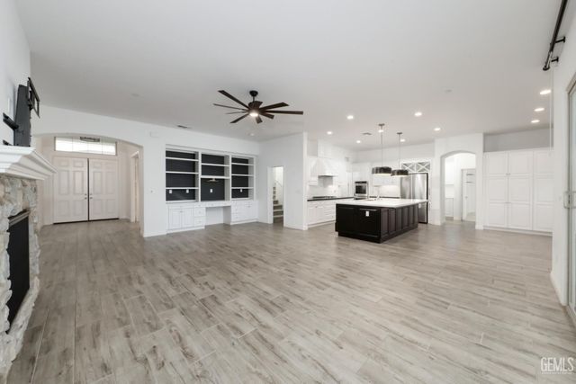 12319 Ashlyn Drive, Bakersfield, CA 93311