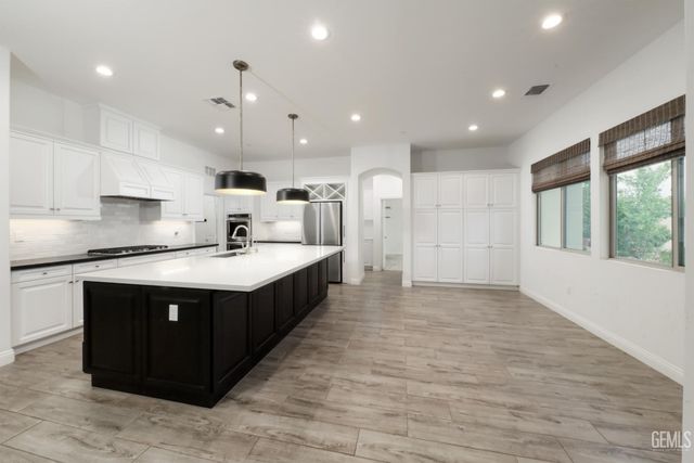 12319 Ashlyn Drive, Bakersfield, CA 93311