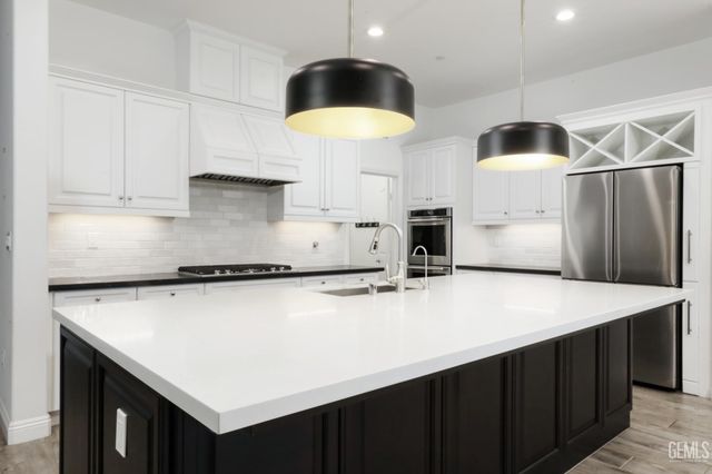 12319 Ashlyn Drive, Bakersfield, CA 93311
