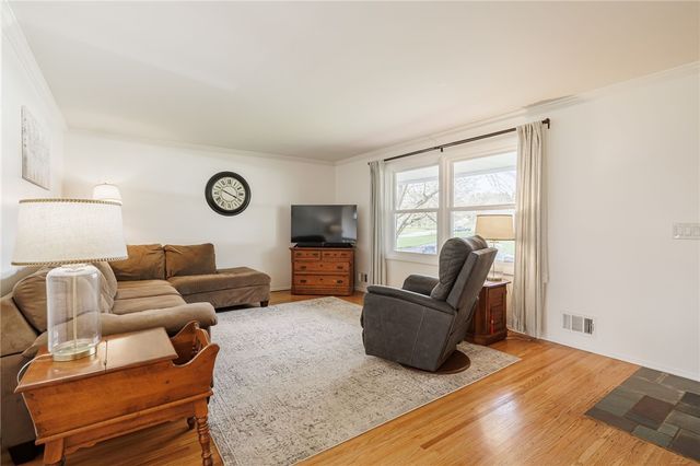 30 Stuyvesant Road, Pittsford, NY 14534