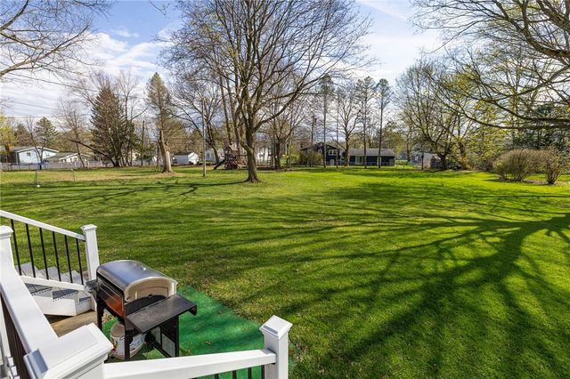 30 Stuyvesant Road, Pittsford, NY 14534