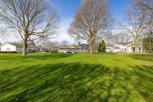 30 Stuyvesant Road, Pittsford, NY 14534