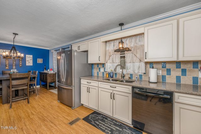 557 Waddell Road, Mountain City, TN 37683