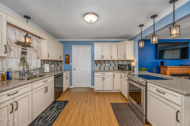 557 Waddell Road, Mountain City, TN 37683