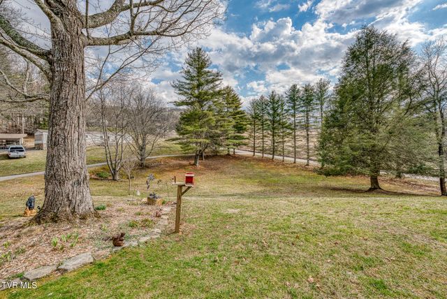 557 Waddell Road, Mountain City, TN 37683