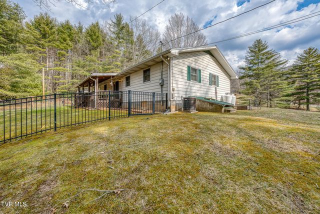557 Waddell Road, Mountain City, TN 37683