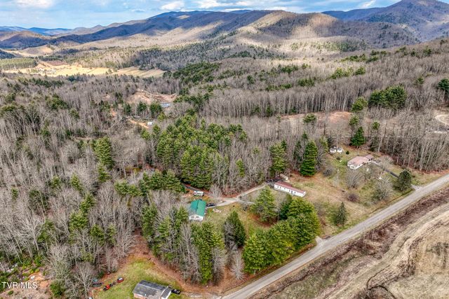 557 Waddell Road, Mountain City, TN 37683