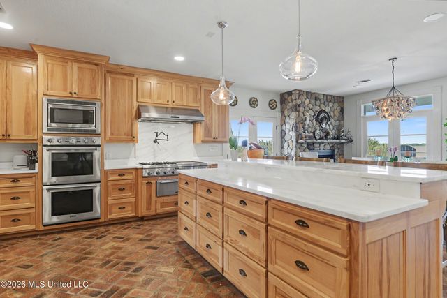 106 Ashwood Drive, Pass Christian, MS 39571