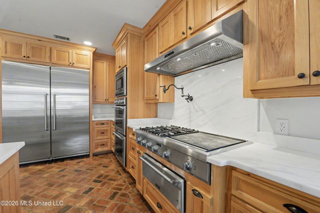 106 Ashwood Drive, Pass Christian, MS 39571