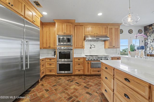 106 Ashwood Drive, Pass Christian, MS 39571