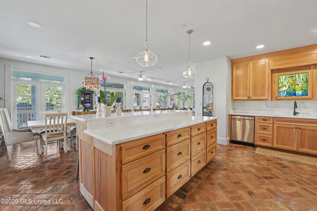 106 Ashwood Drive, Pass Christian, MS 39571