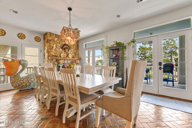 106 Ashwood Drive, Pass Christian, MS 39571