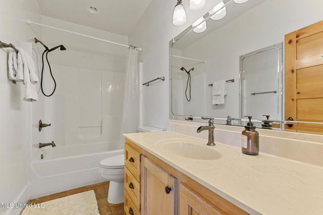 106 Ashwood Drive, Pass Christian, MS 39571