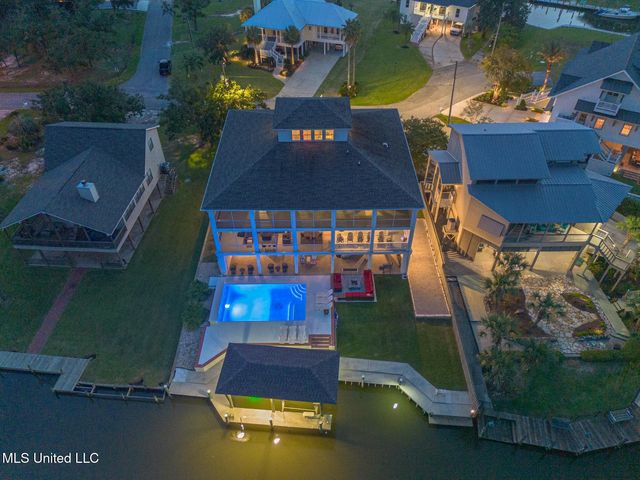 106 Ashwood Drive, Pass Christian, MS 39571