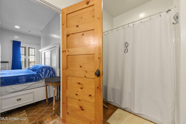 106 Ashwood Drive, Pass Christian, MS 39571