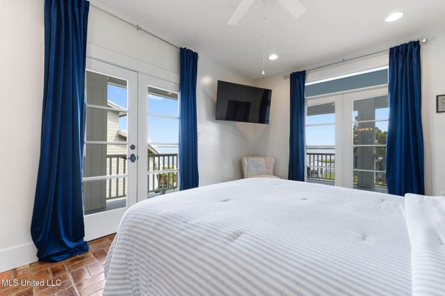 106 Ashwood Drive, Pass Christian, MS 39571