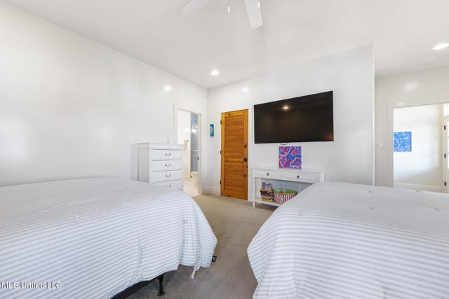 106 Ashwood Drive, Pass Christian, MS 39571