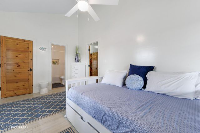 106 Ashwood Drive, Pass Christian, MS 39571