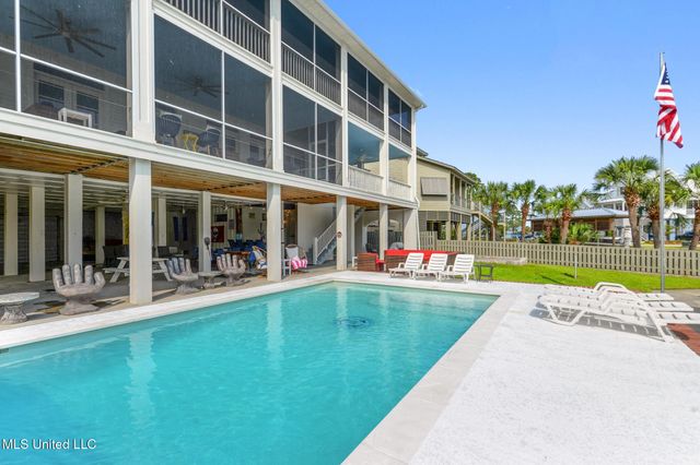 106 Ashwood Drive, Pass Christian, MS 39571