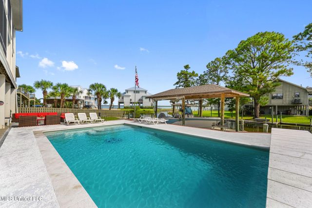 106 Ashwood Drive, Pass Christian, MS 39571