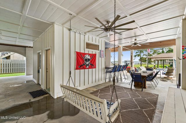 106 Ashwood Drive, Pass Christian, MS 39571