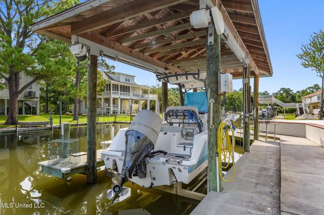 106 Ashwood Drive, Pass Christian, MS 39571