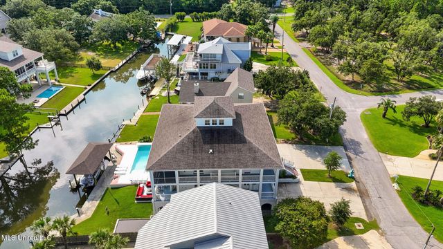 106 Ashwood Drive, Pass Christian, MS 39571