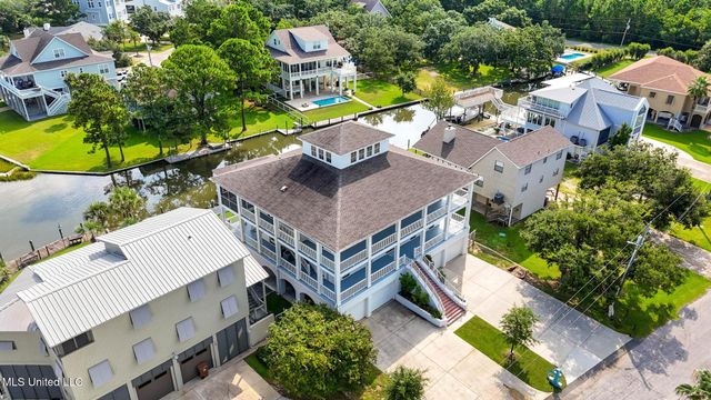 106 Ashwood Drive, Pass Christian, MS 39571