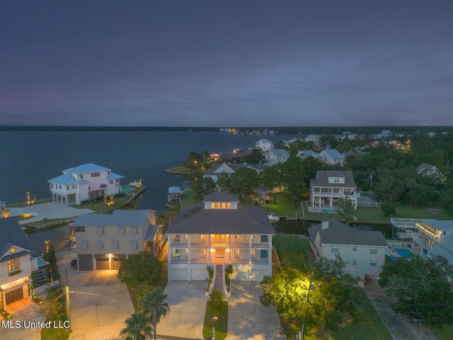 106 Ashwood Drive, Pass Christian, MS 39571