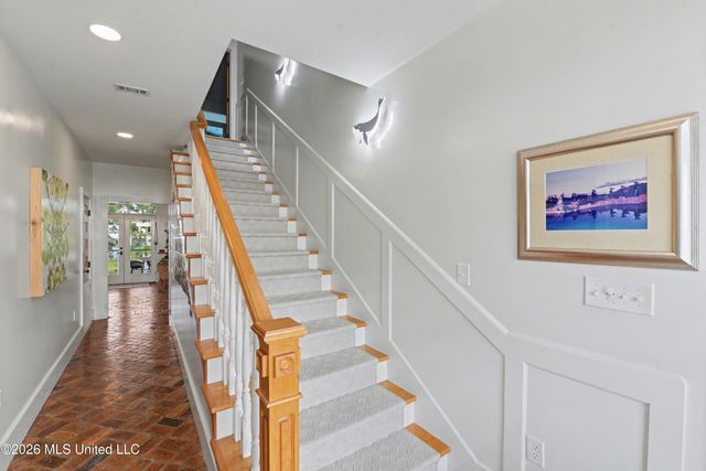 106 Ashwood Drive, Pass Christian, MS 39571