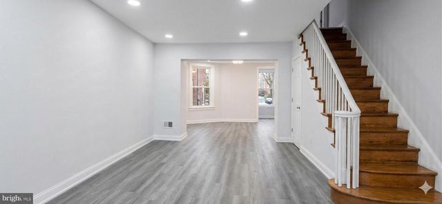 5240 E ROOSEVELT BLVD, Philadelphia, PA 19124