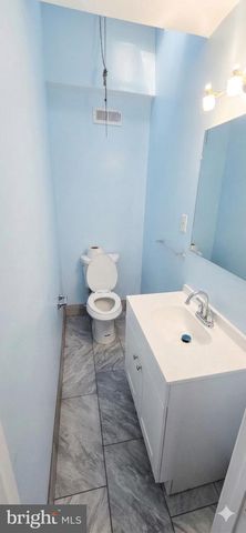 5240 E ROOSEVELT BLVD, Philadelphia, PA 19124