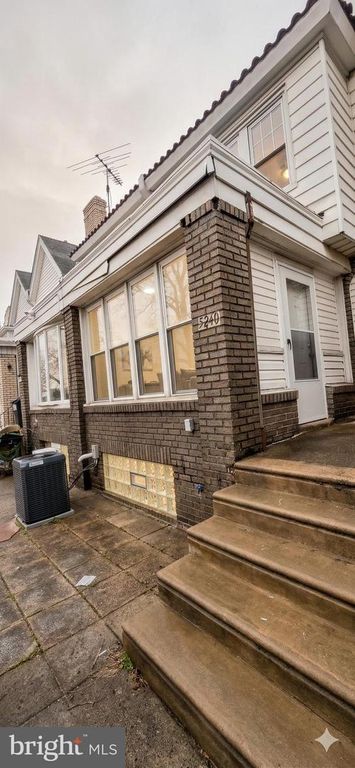 5240 E ROOSEVELT BLVD, Philadelphia, PA 19124