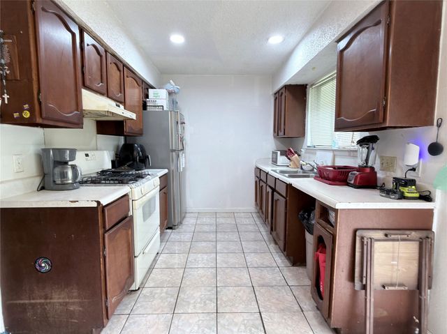 2512 E Stassney LN, Austin, TX 78744