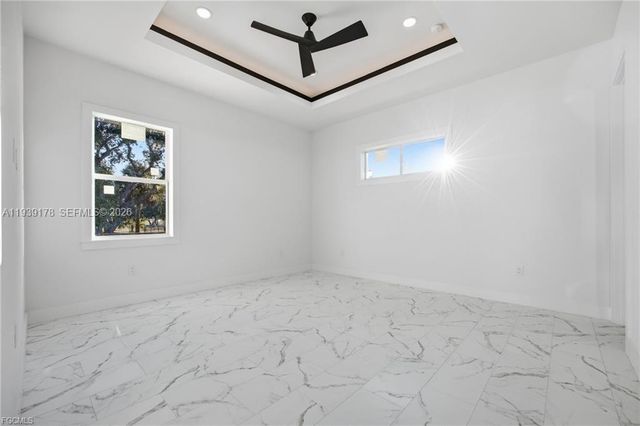 6050 N Moss Cir, La Belle, FL 33935