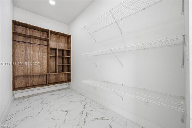 6050 N Moss Cir, La Belle, FL 33935