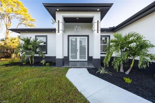 6050 N Moss Cir, La Belle, FL 33935