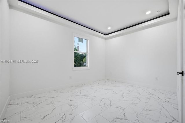 6050 N Moss Cir, La Belle, FL 33935