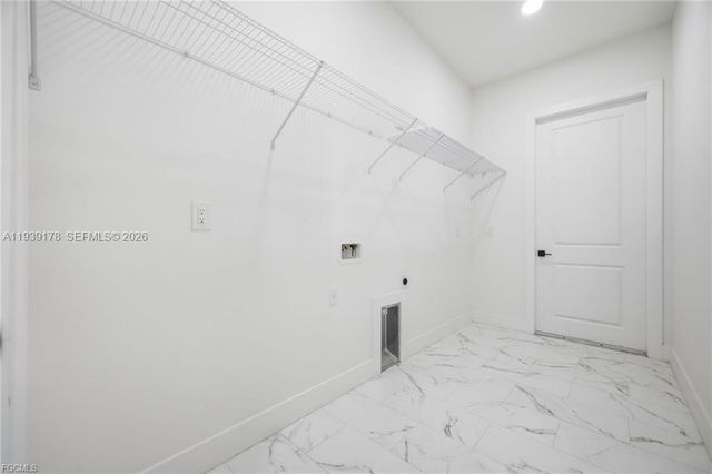 6050 N Moss Cir, La Belle, FL 33935